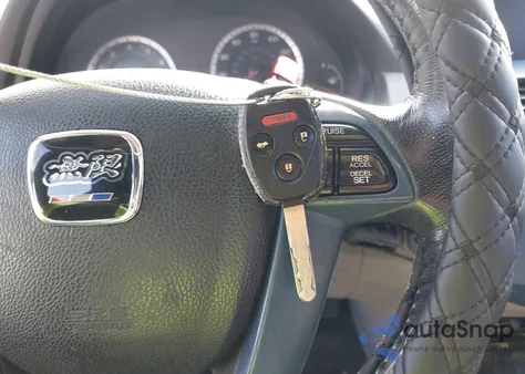 2010 Honda Accord 3.5 Ex-L z USA, uszkodzony, nr VIN 1HGCP3F88AA021456